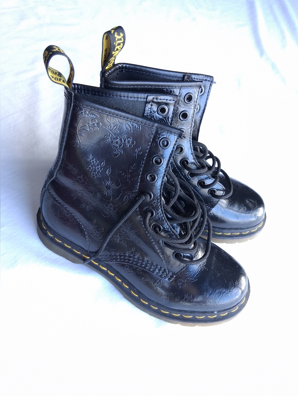 Doc Martens boots 1460 black Patent Leather floral embossed Lace Up women’s US 5